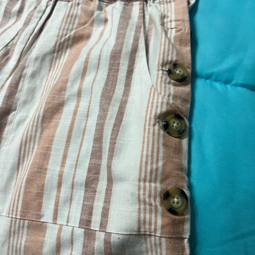 Brand new shorts - Picture 2 of 4